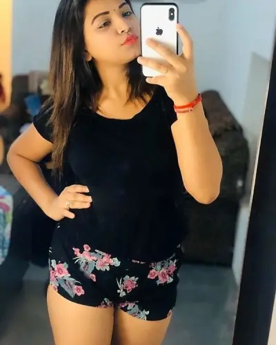 Chimur Escorts